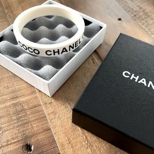 CHANEL coco bangle